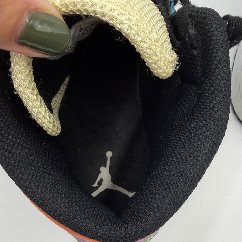 Jordan 1 Mid SE
Multi-Color (Women's) - Picture 7 of 10